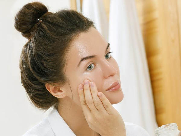 मॉइश्चराइजर 