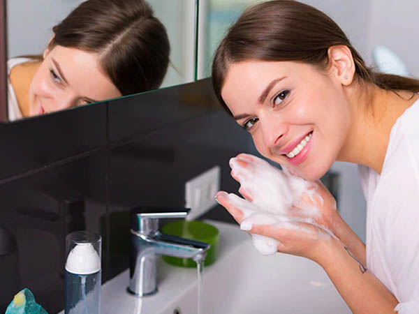 चेहरे पर साबुन का ना करें इस्तेमाल 