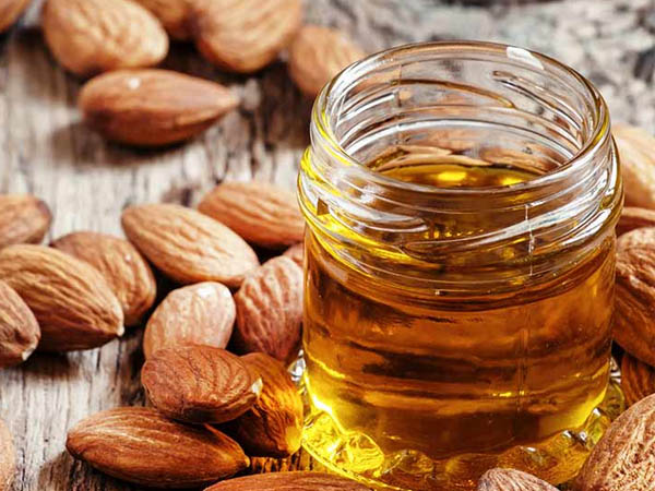 बादाम तेल