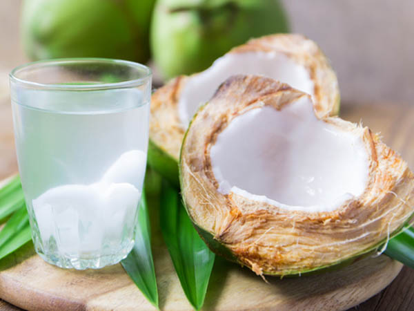 नारियल पानी
