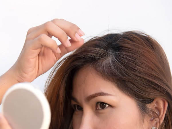 सफेद बालों रोकने के लिए उपाय