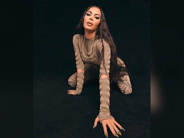 Kim Kardashian Dramatic And Glam Makeup Looks Kim Kardashian Dramatic And Glam Makeup Looks