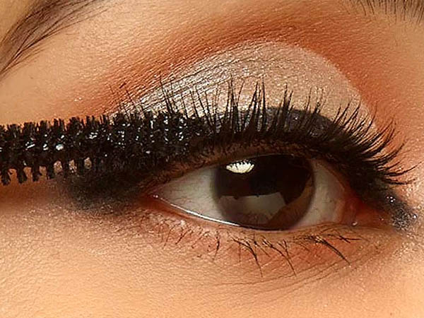 मस्कारा लगाने के नुकसान