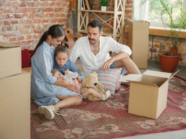 बच्चों से भी करें प्यार