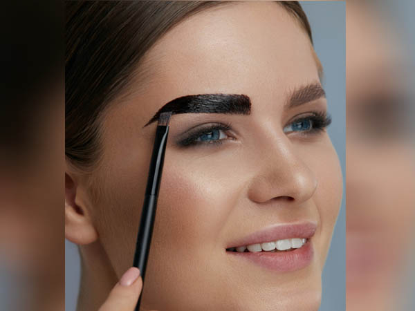 मेहंदी और कॉफी का करें इस्तेमाल