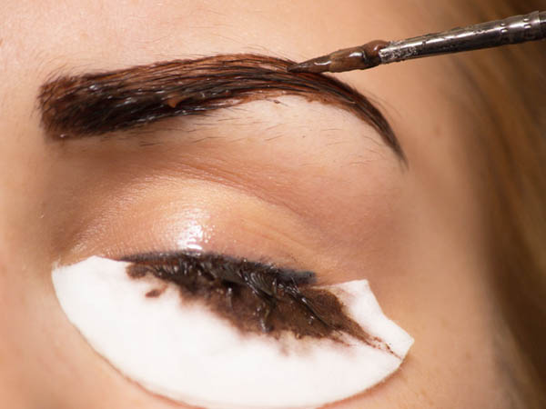 कॉफी और मेहंदी का रंग कितने समय तक रहेगा