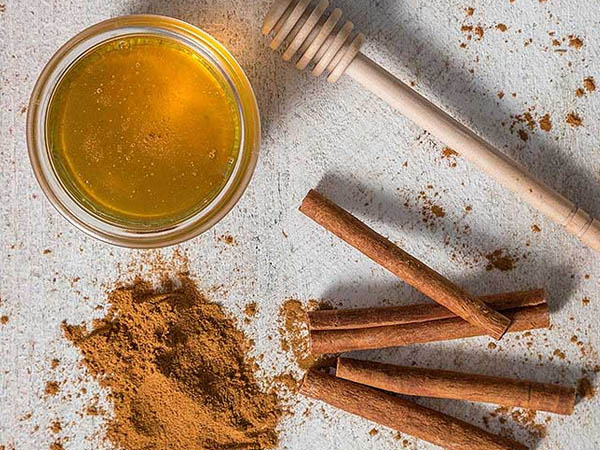 दालचीनी और लौंग माउथवॉश