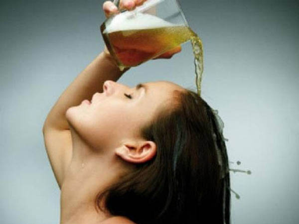 बालों में बीयर लगाने के फायदे