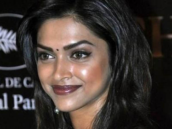 जरुरत से ज्यादा मेकअप करना