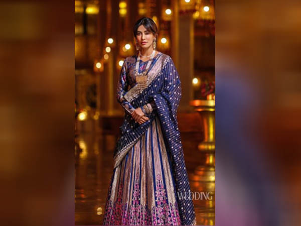 ब्लू लहंगे में चित्रांगदा सिंह