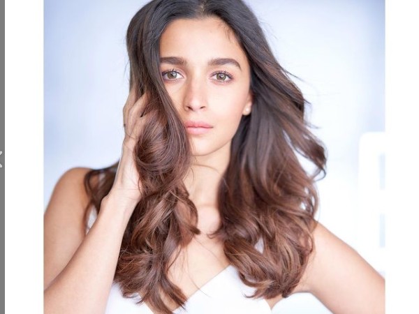 आलिया भट्ट का पीच शेड 