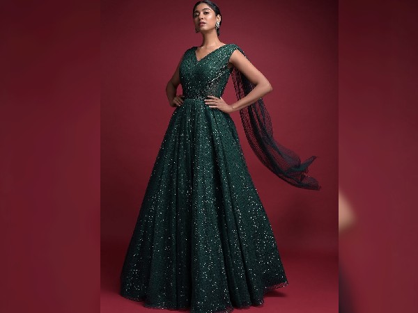 एमराल्ड ग्रीन गाउन