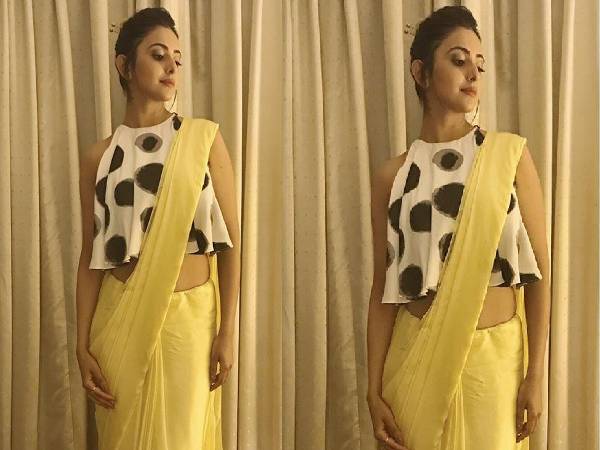 क्रॉप टॉप और साड़ी