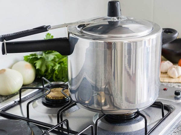 प्रेशर कुकर का प्रयोग करें