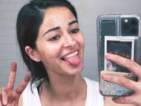 फेस स्क्रब