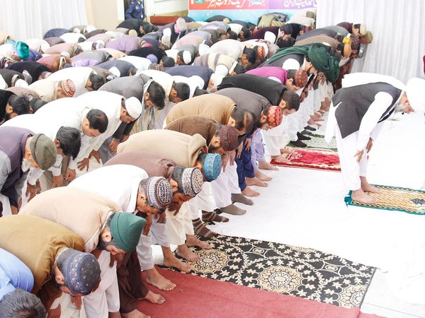 घरों और मस्जिदों की होती है साथ सजावट