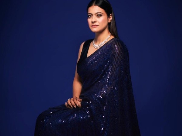 नेवी ब्लू