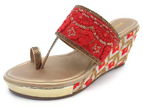 वेजेस हील्स फुटवियर