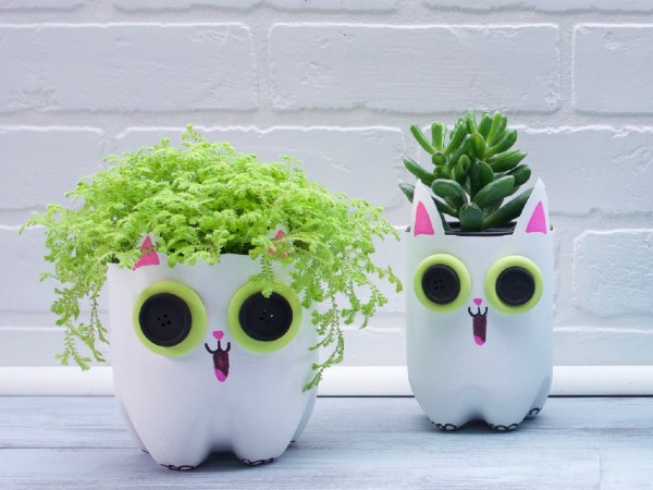 प्लास्टिक बोतल से बनाएं प्लांटर