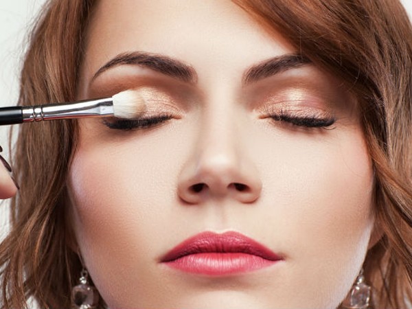 आई मेकअप