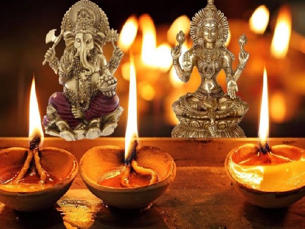 मंदिर में जलाएं मिट्टी का दीपक