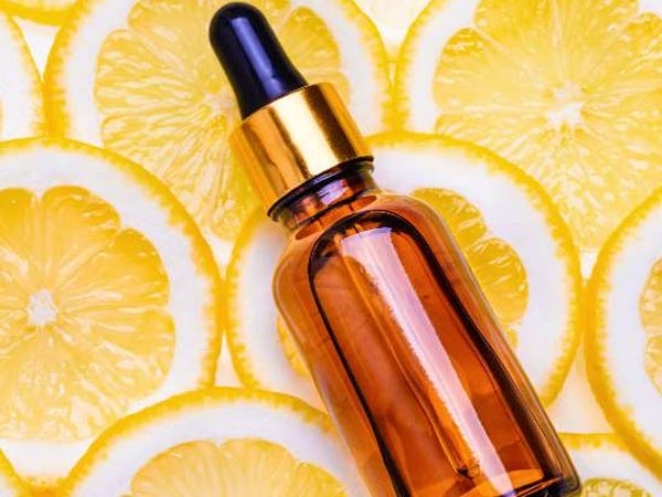 सर्दियों में स्किन हाइड्रेट के लिए फायदेमंद है विटामिन सी सीरम