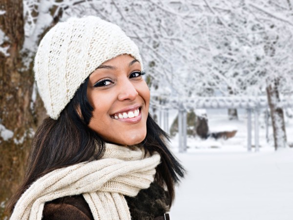 सर्दियों में क्यों काली हो जाती है स्किन