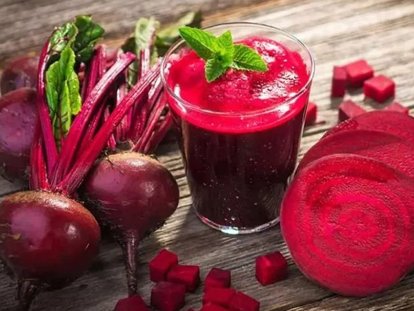 चुकंदर और अनार का डिटॉक्स ड्रिंक