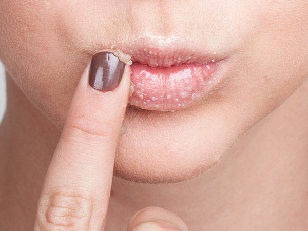 लिप स्क्रब