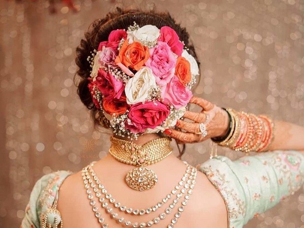 मल्टीकलर गुलाब के फूल