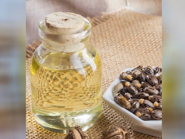 बालों में कैस्टर ऑयल का कैसे करें इस्तेमाल 