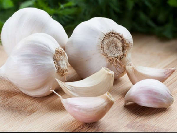 बालों के लिए लहसुन के फायदे