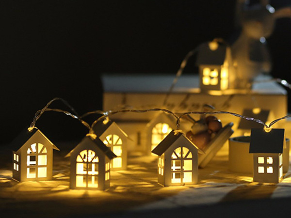 वुडन हाउस स्ट्रिंग लाइट्स Wooden House String Lights,