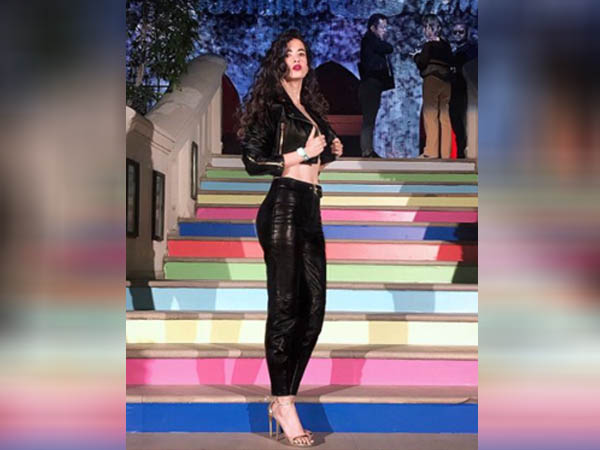 सबा आजाद का स्टाइलिश लुक 