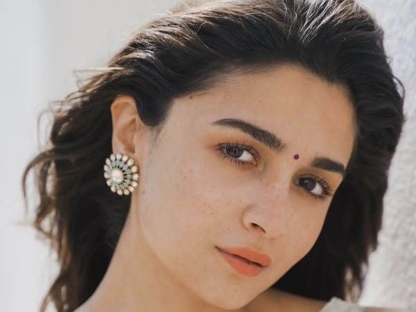 सर्कुलर इयररिंग्स