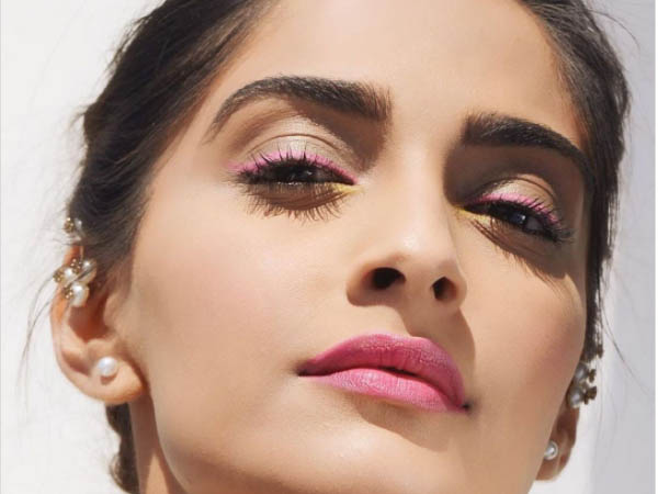 सोनम कपूर पिंक आईलाइनर लुक