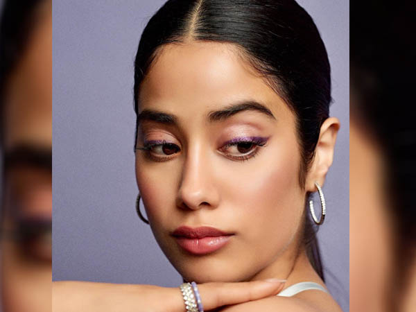 जान्हवी कपूर पर्पल आईलाइनर