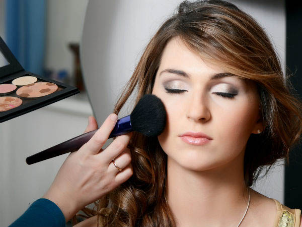 पाउडर ब्रश