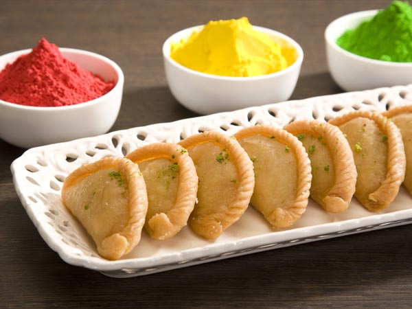 Holi 2022 Gujiya Recipes: Easy Steps to Gujiya Stuffing at Home In Hindi