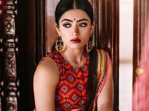 कोरियन और इंडियन मेकअप में अंतर कोरियन और इंडियन मेकअप में अंतर