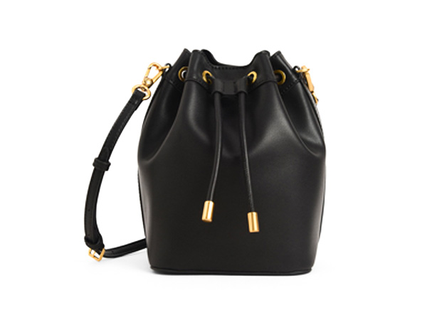 2. बकेट बैग-