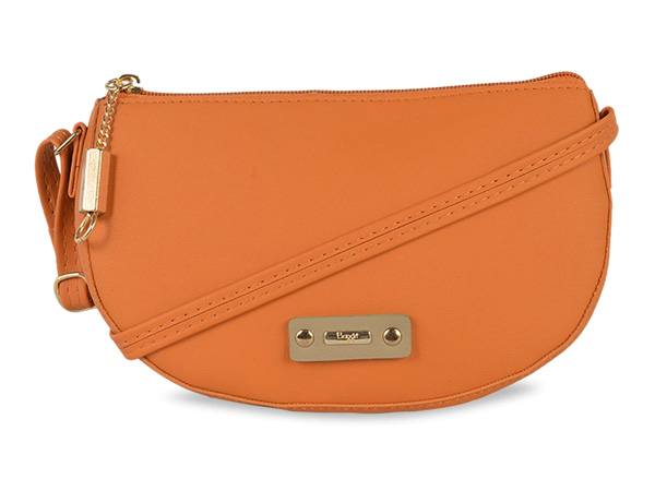 5. हाफ़ मून बैग-