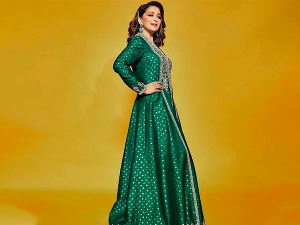 माधुरी दीक्षित का ग्रीन कलर लुक