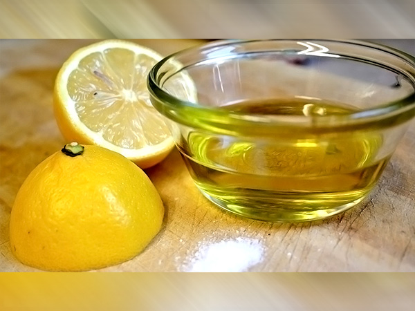जैतून के तेल और नींबू के रस से वजन कम करें