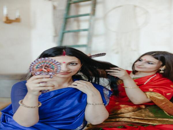 रेशमी साड़ियों का मॉर्डन स्टाइल मुगलों ने इजाद किया 