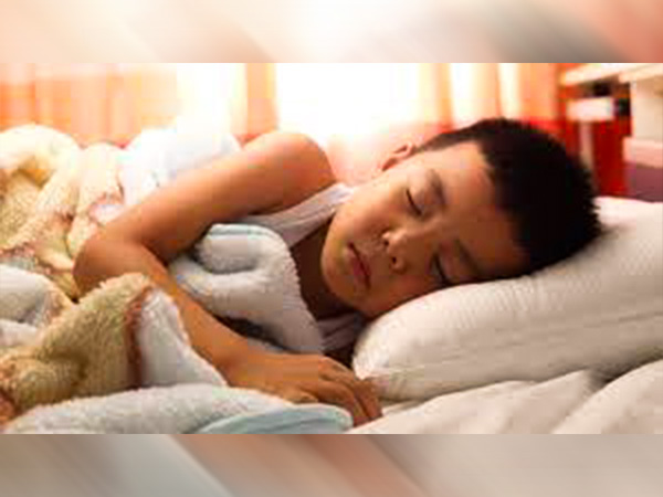 किस स्टेज में बच्चे के साथ सोना बंद कर देना चाहिए?