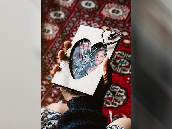 पार्टनर को तकलीफ देने वाला कोई काम ना करें 