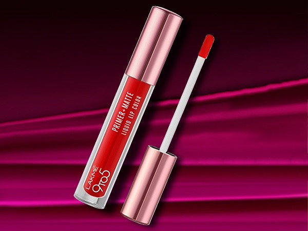 3. लक्मे 9to5 प्राइमर+मैट लिक्विड लिप कलर