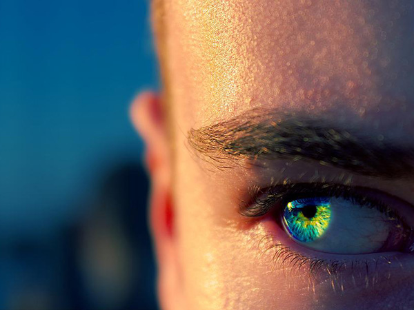 रेड हेयर और ग्रीन आंखें रेड हेयर और ग्रीन आंखें