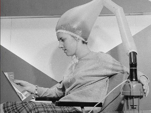 4. 1940 की सदी में पोर्टेबल हेयर ड्रायर 